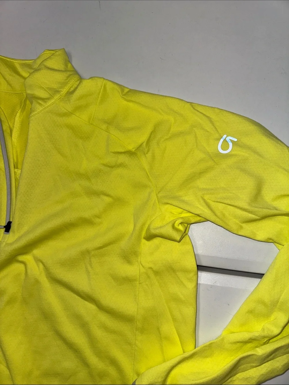 GAP Men's High-Visibility Yellow Quarter-Zip Rash Guard